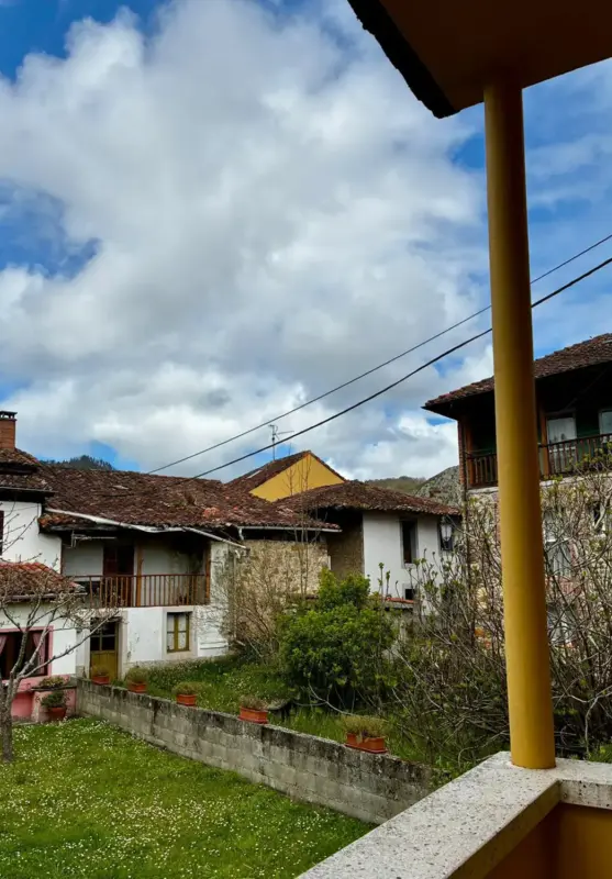 Fachada de Apartamentos Villa García en Villanueva Cangas de Onís